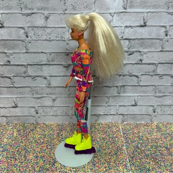 Barbie Hot Skatin' Doll 1994 Articulated Jointed Vintage Outfit Skates Earrings - Picture 5 of 16